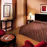 Dom فندق كولونيا