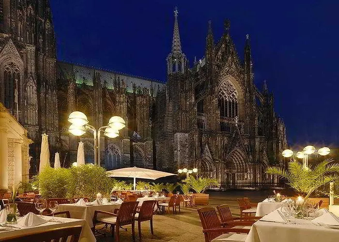 Dom ホテル 5*